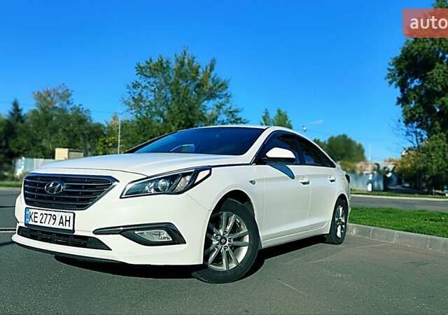 Хендай Соната 2016 в Днепре (Днепропетровске) на Automoto.ua Белый Хендай Соната, объемом двигателя 2 л и пробегом 412 тыс. км за 9999 $, фото 4 на Automoto.ua