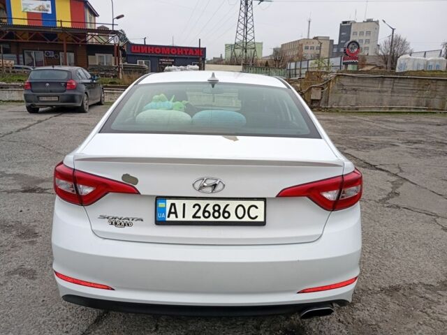 Белый Хендай Соната, объемом двигателя 2.4 л и пробегом 152 тыс. км за 10200 $, фото 5 на Automoto.ua