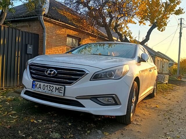 Білий Хендай Соната, об'ємом двигуна 2 л та пробігом 420 тис. км за 9500 $, фото 7 на Automoto.ua