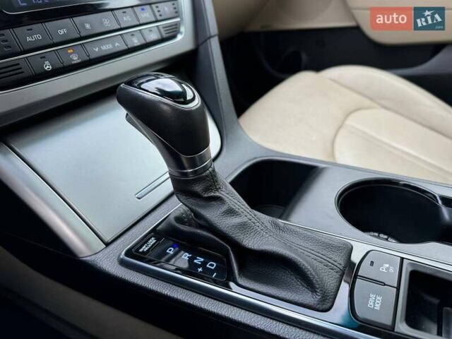 Белый Хендай Соната, объемом двигателя 2.36 л и пробегом 117 тыс. км за 12990 $, фото 25 на Automoto.ua