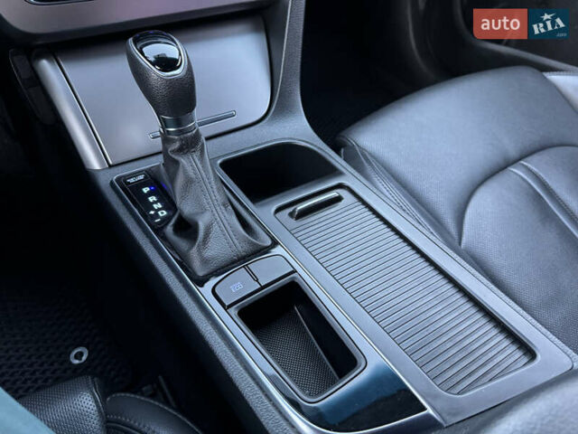 Білий Хендай Соната, об'ємом двигуна 2 л та пробігом 161 тис. км за 9999 $, фото 39 на Automoto.ua