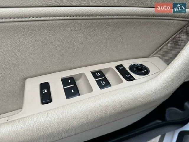 Белый Хендай Соната, объемом двигателя 2.36 л и пробегом 117 тыс. км за 12990 $, фото 13 на Automoto.ua