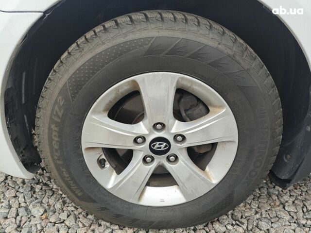 Білий Хендай Соната, об'ємом двигуна 2 л та пробігом 338 тис. км за 8500 $, фото 18 на Automoto.ua