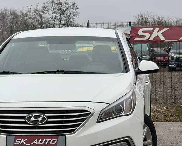 Белый Хендай Соната, объемом двигателя 2 л и пробегом 355 тыс. км за 9900 $, фото 40 на Automoto.ua
