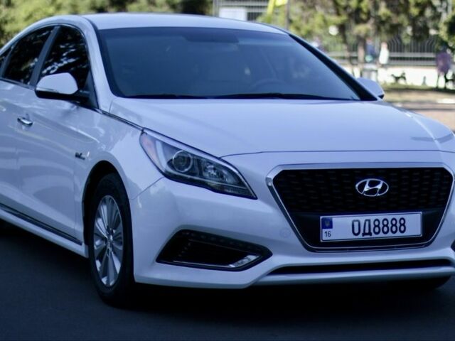 Білий Хендай Соната, об'ємом двигуна 2 л та пробігом 113 тис. км за 13500 $, фото 1 на Automoto.ua