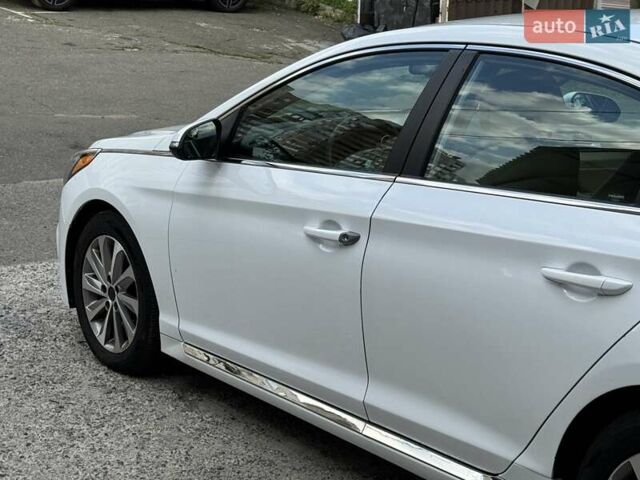 Белый Хендай Соната, объемом двигателя 2.36 л и пробегом 116 тыс. км за 11700 $, фото 9 на Automoto.ua