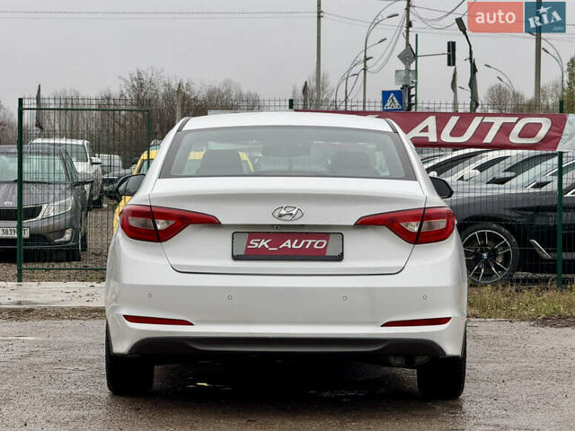 Белый Хендай Соната, объемом двигателя 2 л и пробегом 355 тыс. км за 9900 $, фото 53 на Automoto.ua