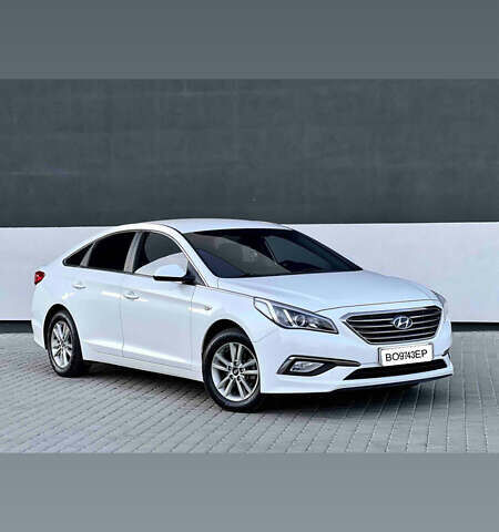 Белый Хендай Соната, объемом двигателя 2 л и пробегом 212 тыс. км за 11500 $, фото 1 на Automoto.ua