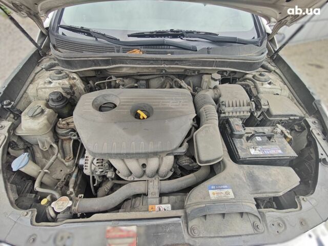 Білий Хендай Соната, об'ємом двигуна 2 л та пробігом 338 тис. км за 8500 $, фото 19 на Automoto.ua