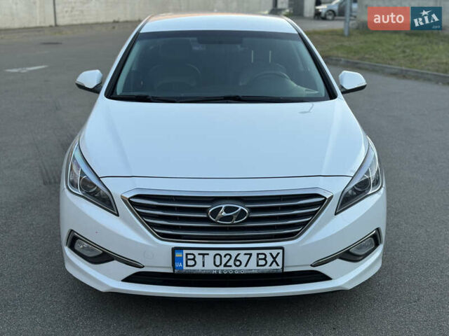 Білий Хендай Соната, об'ємом двигуна 2 л та пробігом 161 тис. км за 9999 $, фото 1 на Automoto.ua
