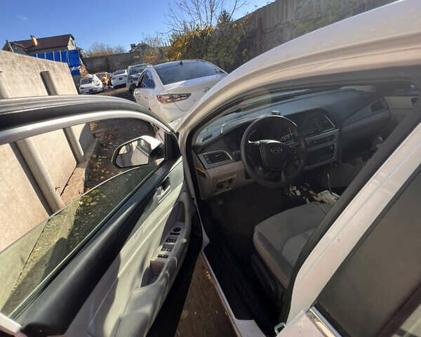 Хендай Соната 2016 в Одессе на Automoto.ua Белый Хендай Соната, объемом двигателя 0 л и пробегом 169 тыс. км за 9000 $, фото 4 на Automoto.ua