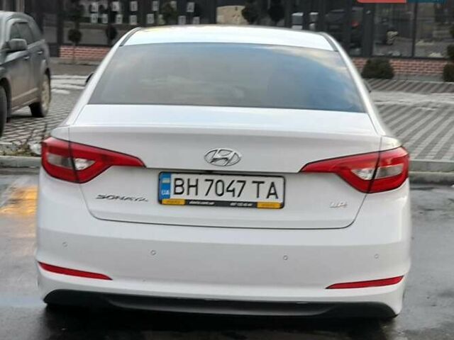 Білий Хендай Соната, об'ємом двигуна 2 л та пробігом 303 тис. км за 11500 $, фото 9 на Automoto.ua