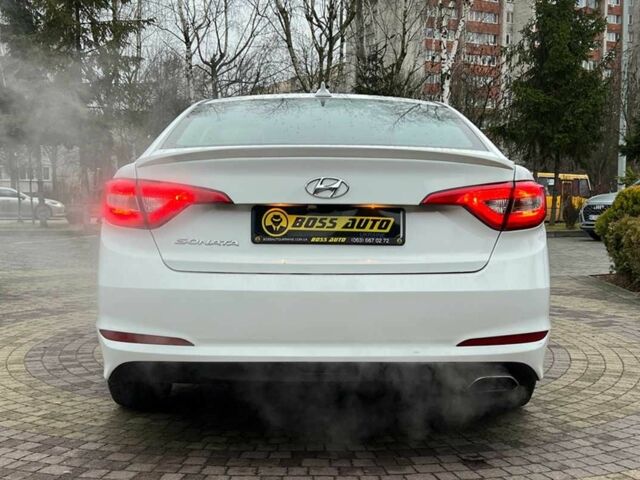 Белый Хендай Соната, объемом двигателя 2.4 л и пробегом 123 тыс. км за 9200 $, фото 5 на Automoto.ua