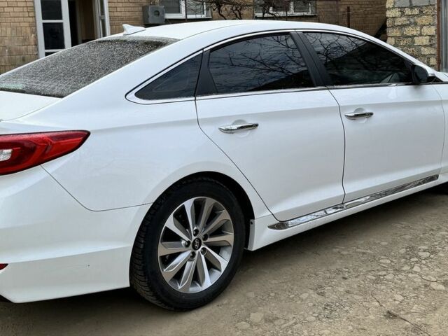 Белый Хендай Соната, объемом двигателя 2.4 л и пробегом 200 тыс. км за 9500 $, фото 4 на Automoto.ua