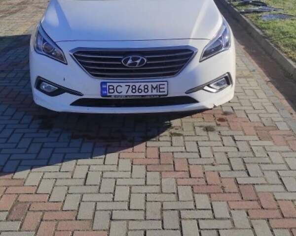 Белый Хендай Соната, объемом двигателя 2 л и пробегом 180 тыс. км за 10500 $, фото 2 на Automoto.ua