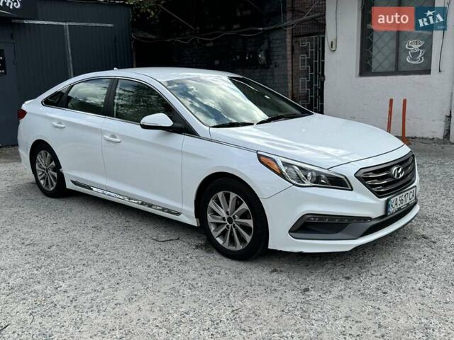 Белый Хендай Соната, объемом двигателя 2.36 л и пробегом 116 тыс. км за 11700 $, фото 1 на Automoto.ua