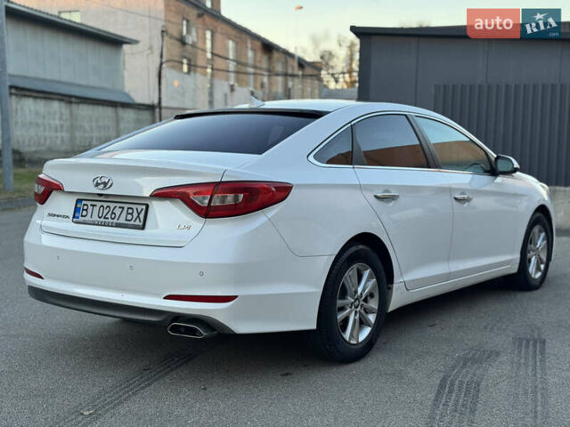 Білий Хендай Соната, об'ємом двигуна 2 л та пробігом 161 тис. км за 9999 $, фото 4 на Automoto.ua