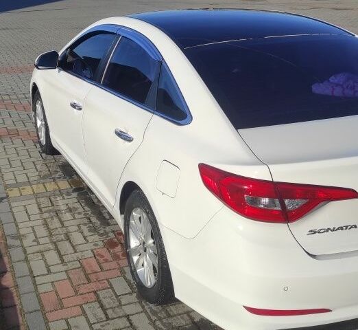 Белый Хендай Соната, объемом двигателя 2 л и пробегом 84 тыс. км за 10000 $, фото 6 на Automoto.ua