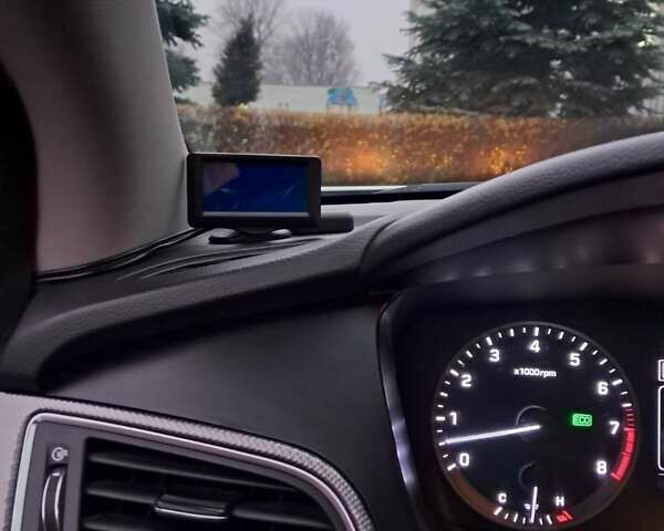 Белый Хендай Соната, объемом двигателя 2.4 л и пробегом 184 тыс. км за 10900 $, фото 18 на Automoto.ua