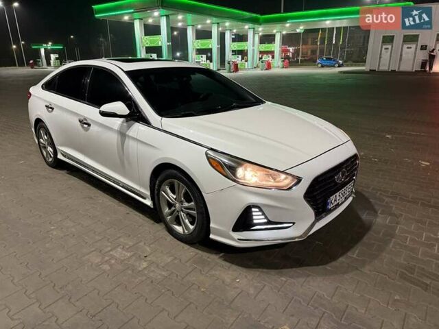 Белый Хендай Соната, объемом двигателя 2.36 л и пробегом 80 тыс. км за 13000 $, фото 9 на Automoto.ua