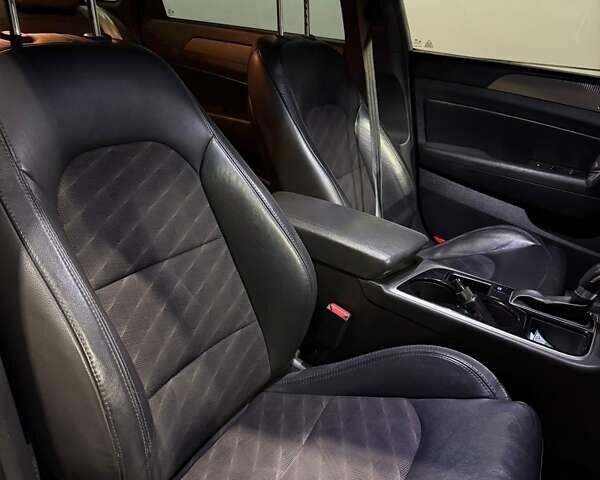 Белый Хендай Соната, объемом двигателя 2.36 л и пробегом 80 тыс. км за 13000 $, фото 18 на Automoto.ua