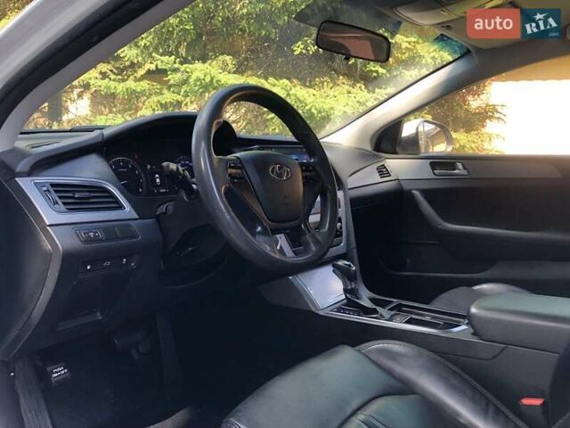 Білий Хендай Соната, об'ємом двигуна 2 л та пробігом 386 тис. км за 10390 $, фото 7 на Automoto.ua