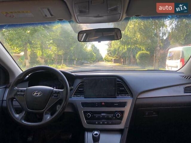 Білий Хендай Соната, об'ємом двигуна 2 л та пробігом 444 тис. км за 9990 $, фото 7 на Automoto.ua