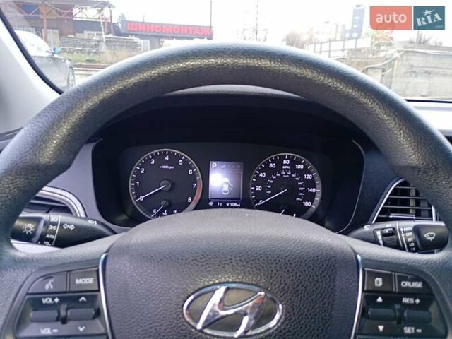 Белый Хендай Соната, объемом двигателя 2.4 л и пробегом 153 тыс. км за 10200 $, фото 11 на Automoto.ua