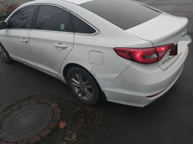 Белый Хендай Соната, объемом двигателя 2 л и пробегом 555 тыс. км за 7500 $, фото 5 на Automoto.ua