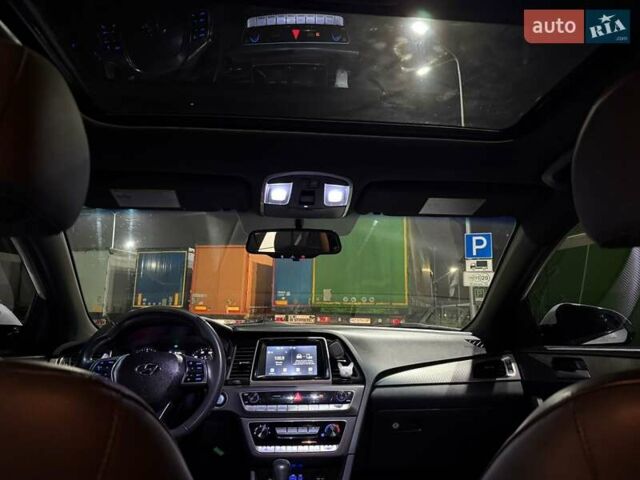 Белый Хендай Соната, объемом двигателя 2.36 л и пробегом 80 тыс. км за 13000 $, фото 21 на Automoto.ua