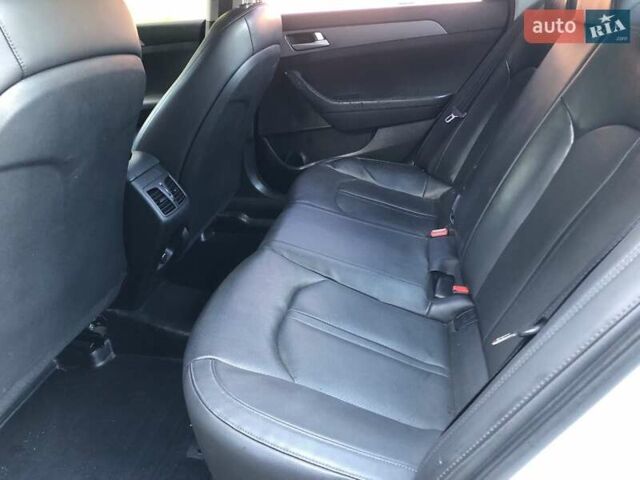 Білий Хендай Соната, об'ємом двигуна 2 л та пробігом 386 тис. км за 10390 $, фото 11 на Automoto.ua