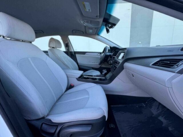 Белый Хендай Соната, объемом двигателя 2.4 л и пробегом 69 тыс. км за 10600 $, фото 10 на Automoto.ua