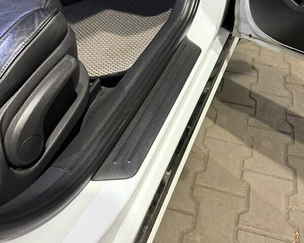 Белый Хендай Соната, объемом двигателя 2.36 л и пробегом 80 тыс. км за 13000 $, фото 32 на Automoto.ua