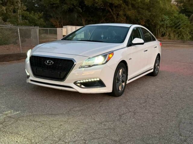 Белый Хендай Соната, объемом двигателя 2 л и пробегом 89 тыс. км за 10680 $, фото 1 на Automoto.ua