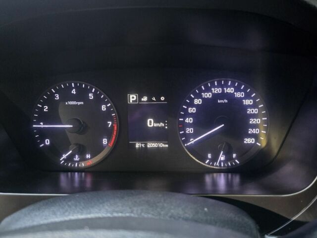 Білий Хендай Соната, об'ємом двигуна 2 л та пробігом 205 тис. км за 9800 $, фото 8 на Automoto.ua