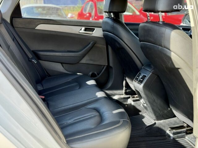 Белый Хендай Соната, объемом двигателя 2 л и пробегом 365 тыс. км за 12800 $, фото 15 на Automoto.ua