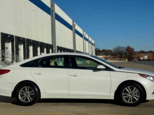 Белый Хендай Соната, объемом двигателя 2.4 л и пробегом 69 тыс. км за 10600 $, фото 3 на Automoto.ua