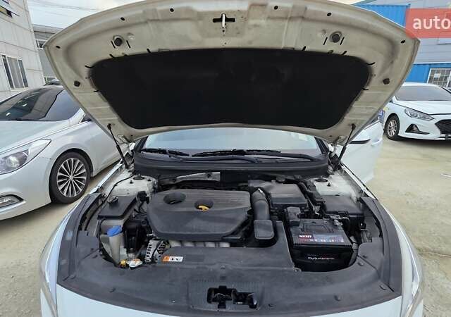 Білий Хендай Соната, об'ємом двигуна 2 л та пробігом 415 тис. км за 9490 $, фото 6 на Automoto.ua