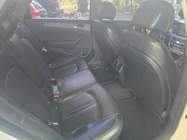 Білий Хендай Соната, об'ємом двигуна 2 л та пробігом 205 тис. км за 9800 $, фото 4 на Automoto.ua