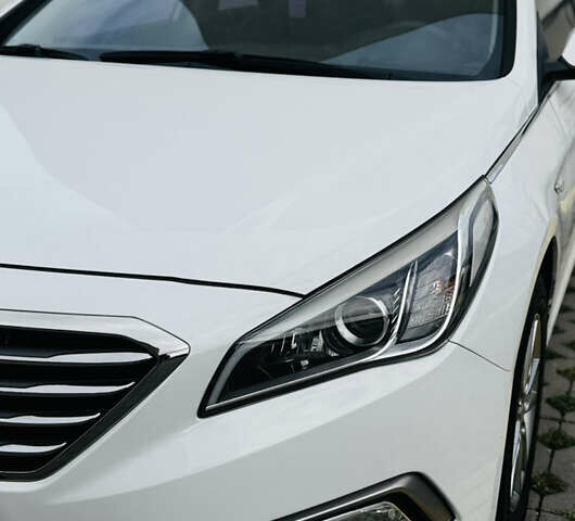 Білий Хендай Соната, об'ємом двигуна 2 л та пробігом 378 тис. км за 11300 $, фото 5 на Automoto.ua