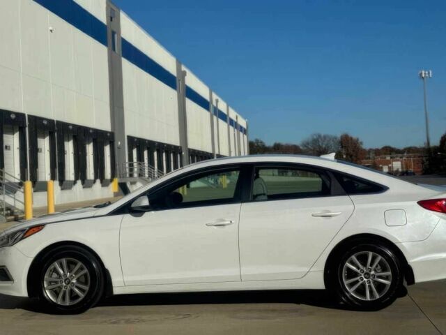 Белый Хендай Соната, объемом двигателя 2.4 л и пробегом 69 тыс. км за 10600 $, фото 4 на Automoto.ua