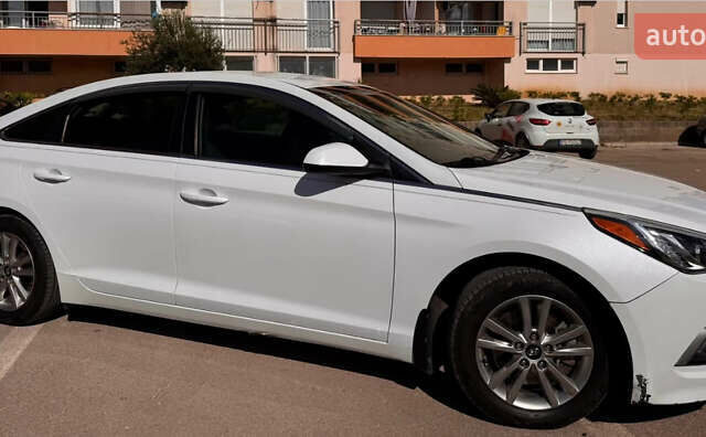 Білий Хендай Соната, об'ємом двигуна 2.36 л та пробігом 145 тис. км за 11000 $, фото 2 на Automoto.ua