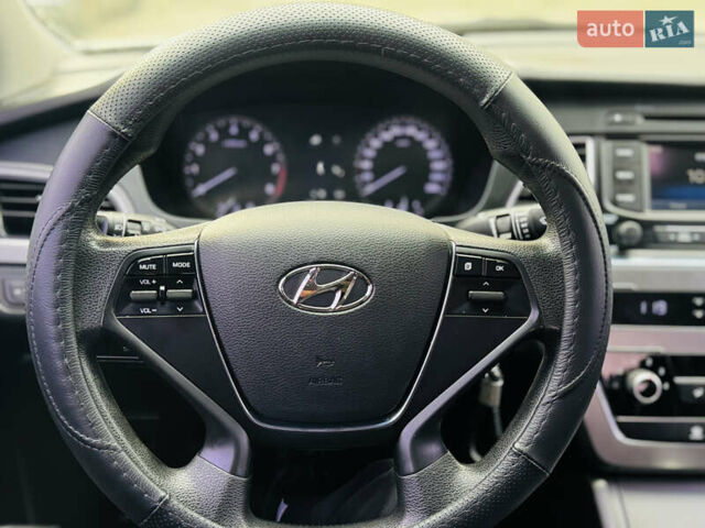 Білий Хендай Соната, об'ємом двигуна 2 л та пробігом 378 тис. км за 11300 $, фото 19 на Automoto.ua