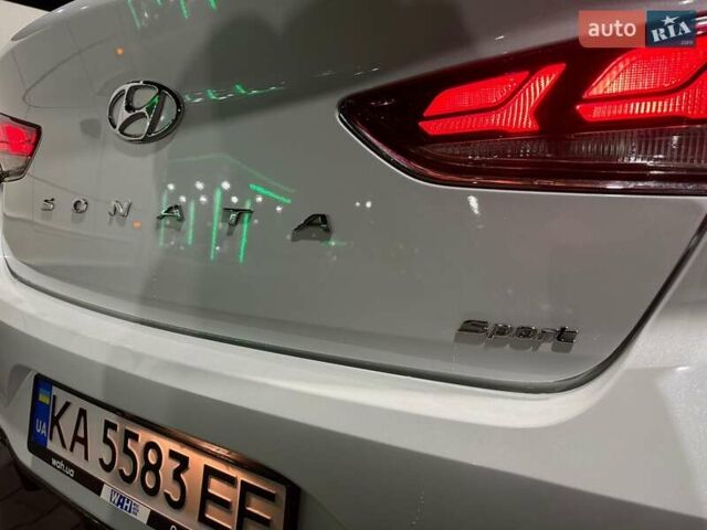 Белый Хендай Соната, объемом двигателя 2.36 л и пробегом 80 тыс. км за 13000 $, фото 29 на Automoto.ua