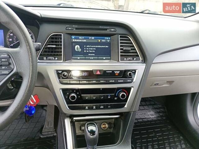 Белый Хендай Соната, объемом двигателя 2.4 л и пробегом 153 тыс. км за 10200 $, фото 12 на Automoto.ua