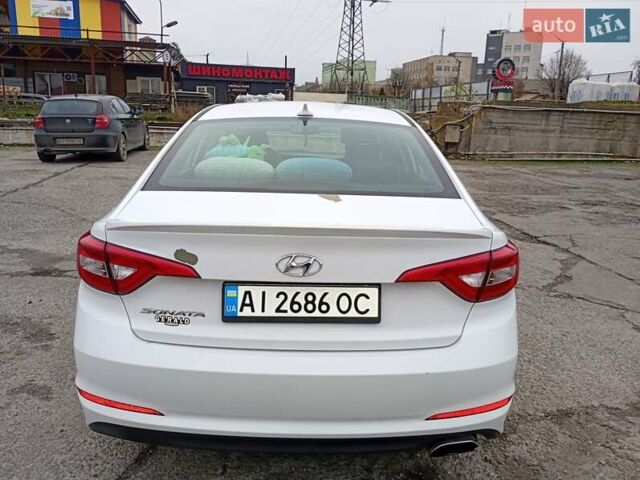 Белый Хендай Соната, объемом двигателя 2.4 л и пробегом 153 тыс. км за 10200 $, фото 6 на Automoto.ua