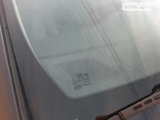 Белый Хендай Соната, объемом двигателя 2 л и пробегом 252 тыс. км за 13700 $, фото 16 на Automoto.ua