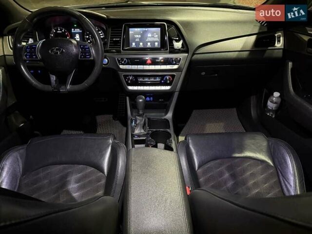 Белый Хендай Соната, объемом двигателя 2.36 л и пробегом 80 тыс. км за 13000 $, фото 27 на Automoto.ua