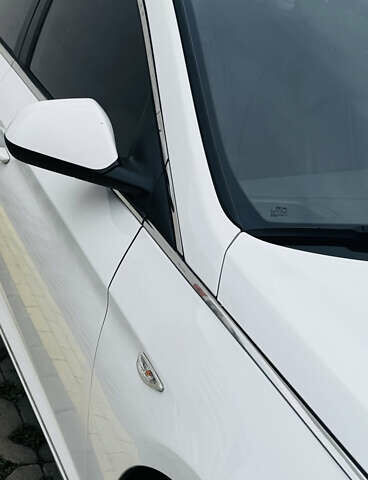 Білий Хендай Соната, об'ємом двигуна 2 л та пробігом 378 тис. км за 11300 $, фото 9 на Automoto.ua