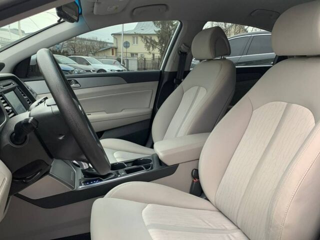 Белый Хендай Соната, объемом двигателя 2 л и пробегом 128 тыс. км за 16200 $, фото 8 на Automoto.ua